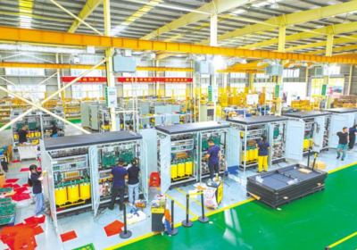 襄陽工業 以綠色為底，以數字為翼，向新逐綠加速跑